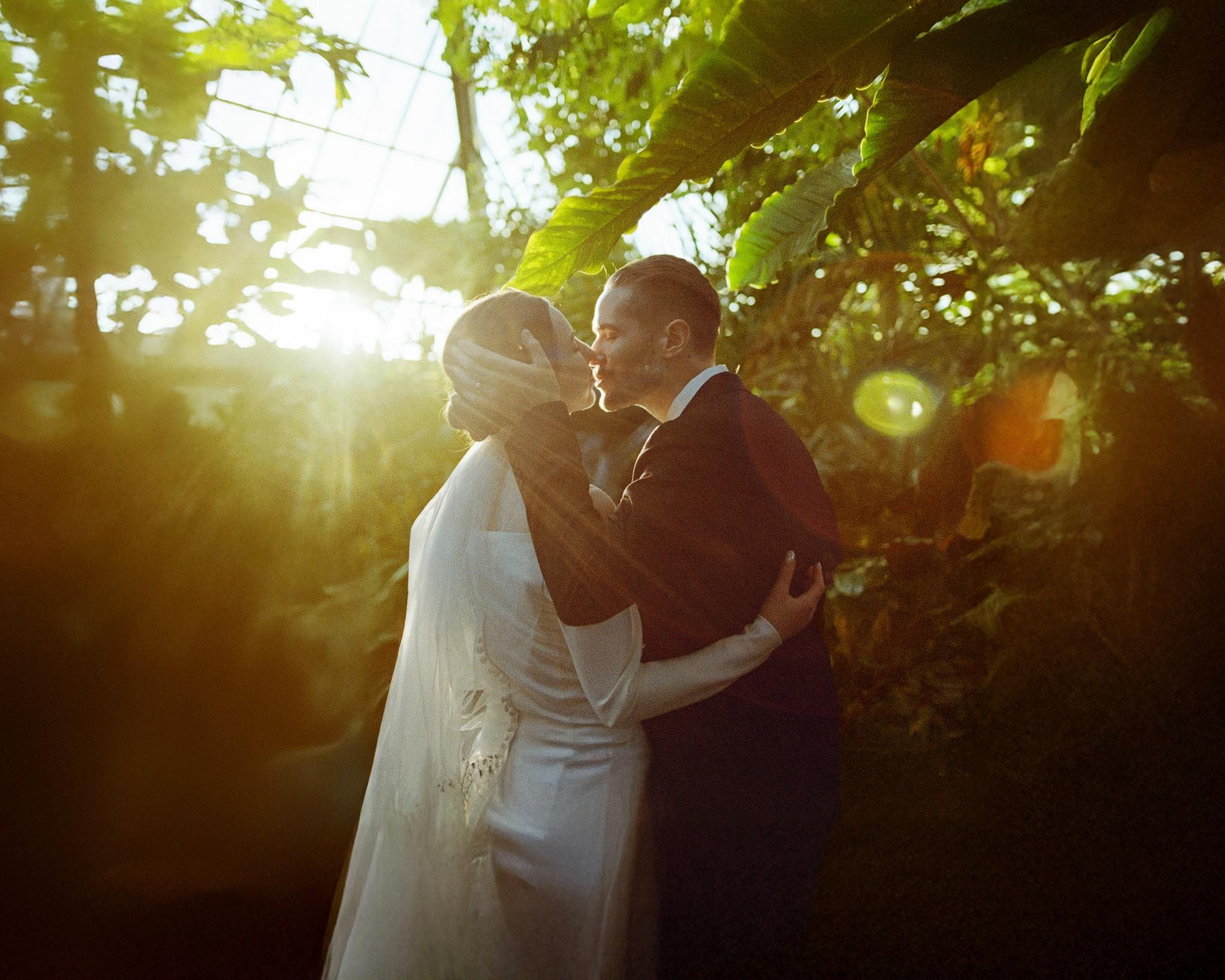 YOUR LOVE STORY, TOLD THROUGH  THE MAGIC OF FILM AND DIGITAL